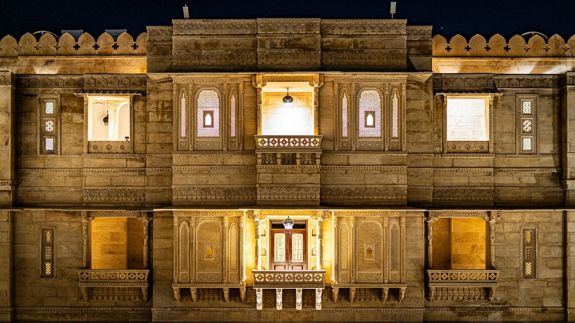 Palace I-II