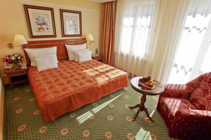 Doppelzimmer mit Balkon im Carlsbad Plaza
