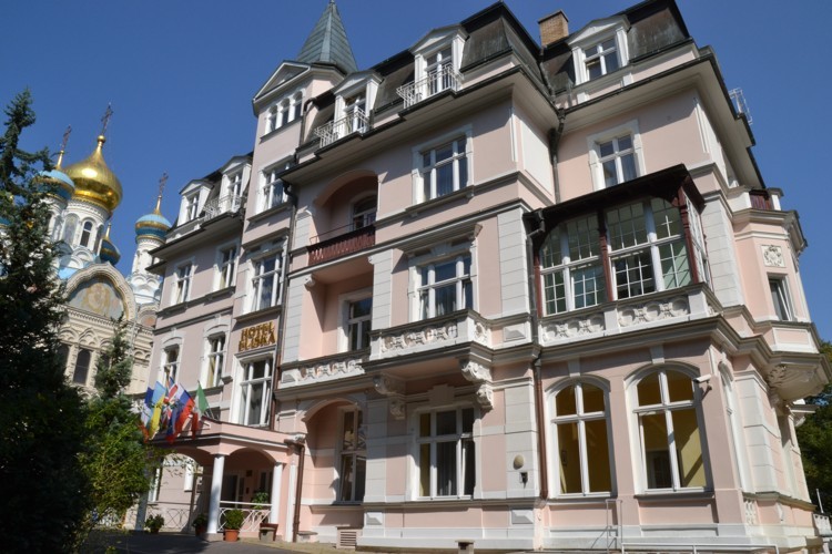 Außenansicht des Hotels Eliška