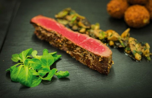 Leckeres Fleischbuffet im Restaurant