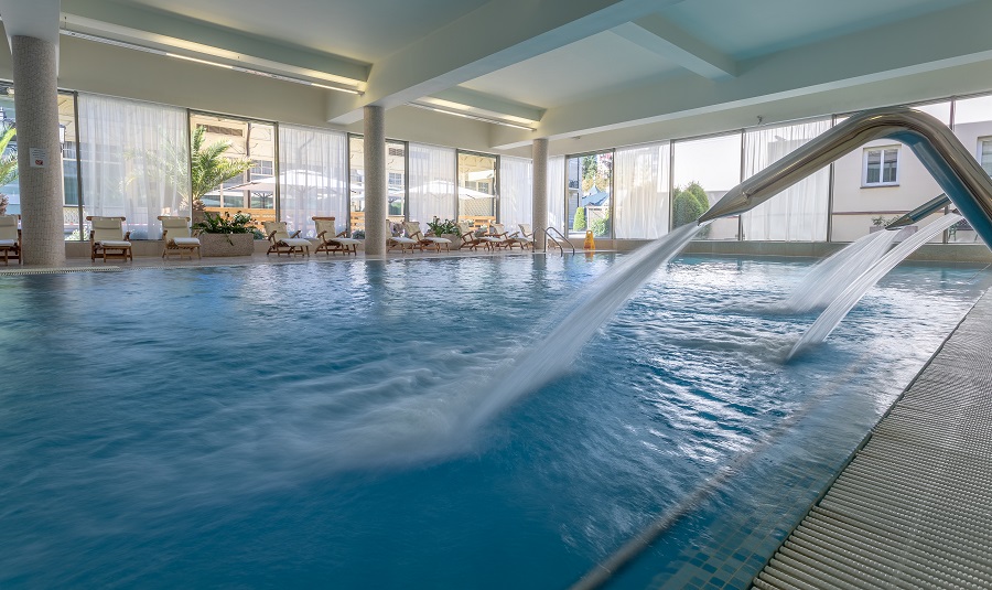 Schwimmbad im Hotel Kurhaus Beethoven