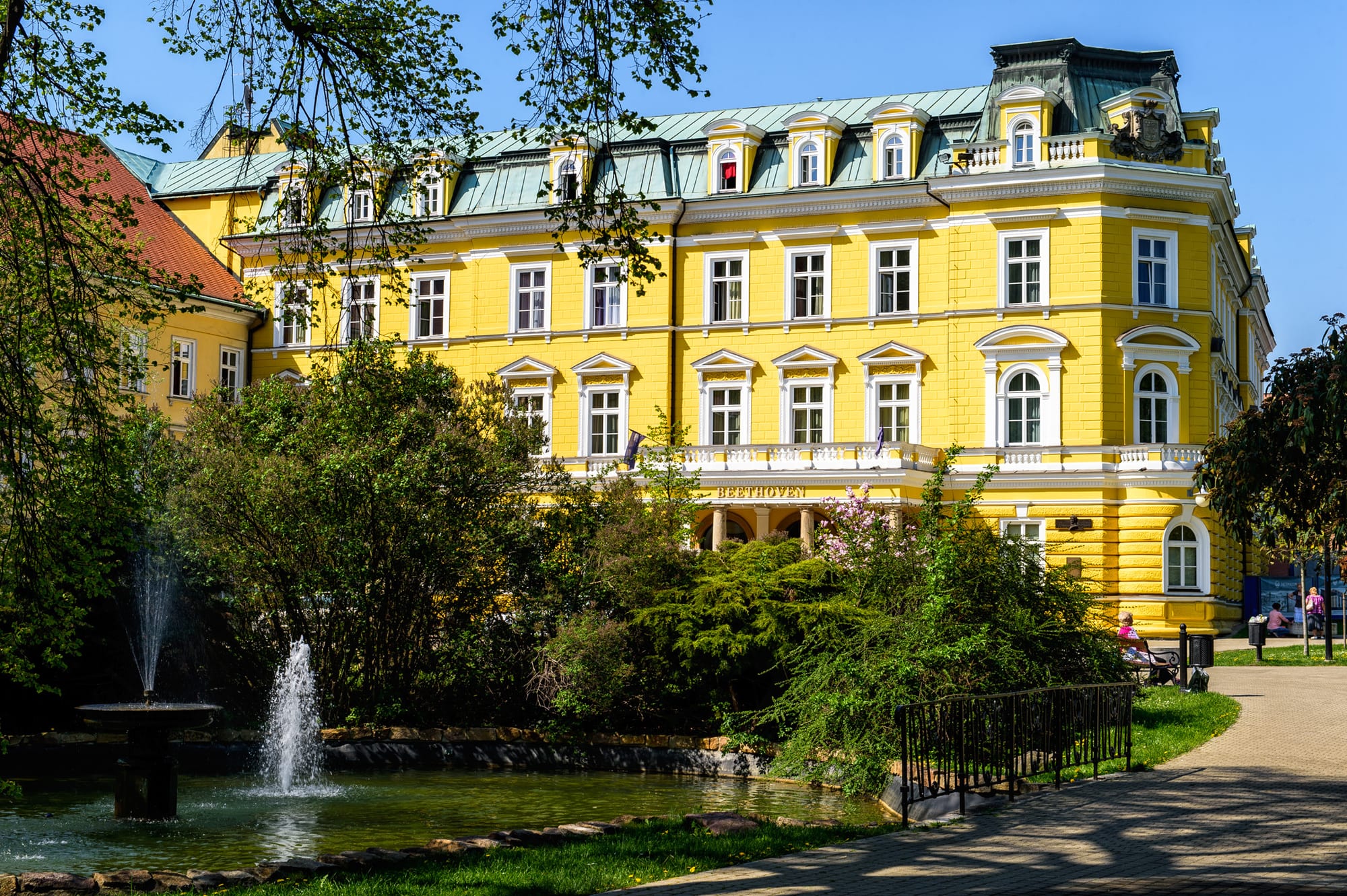Außenansicht des Hotels Kurhaus Beethoven