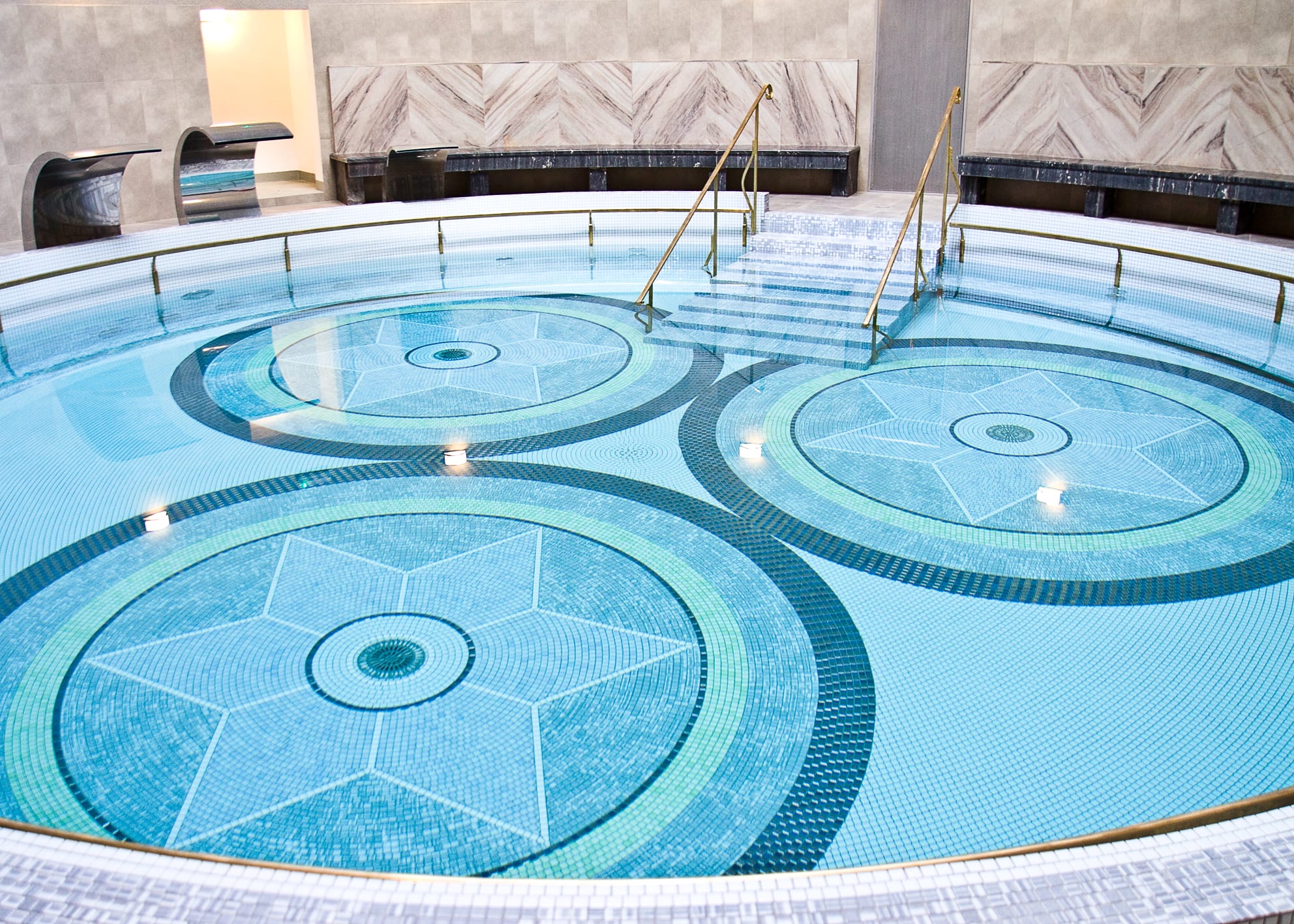 Schwimmbad im Kurhaus Dom Zdrojowy
