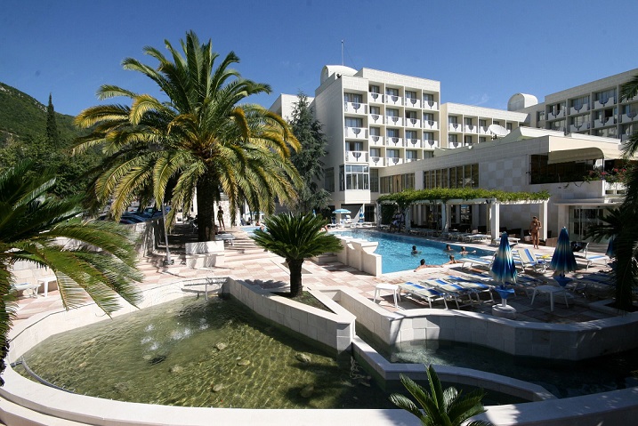Schwimmbad im Mediteran Resort