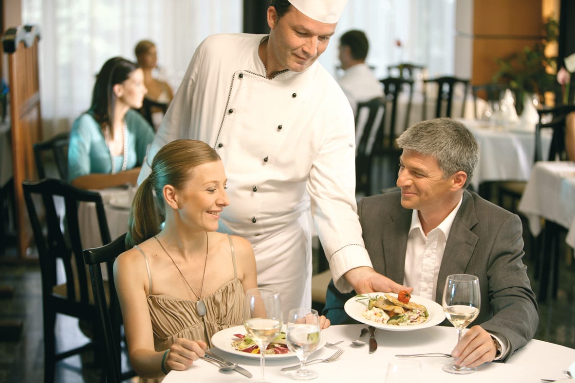 Elegantes Restaurant im NaturMed Hotel Carbona