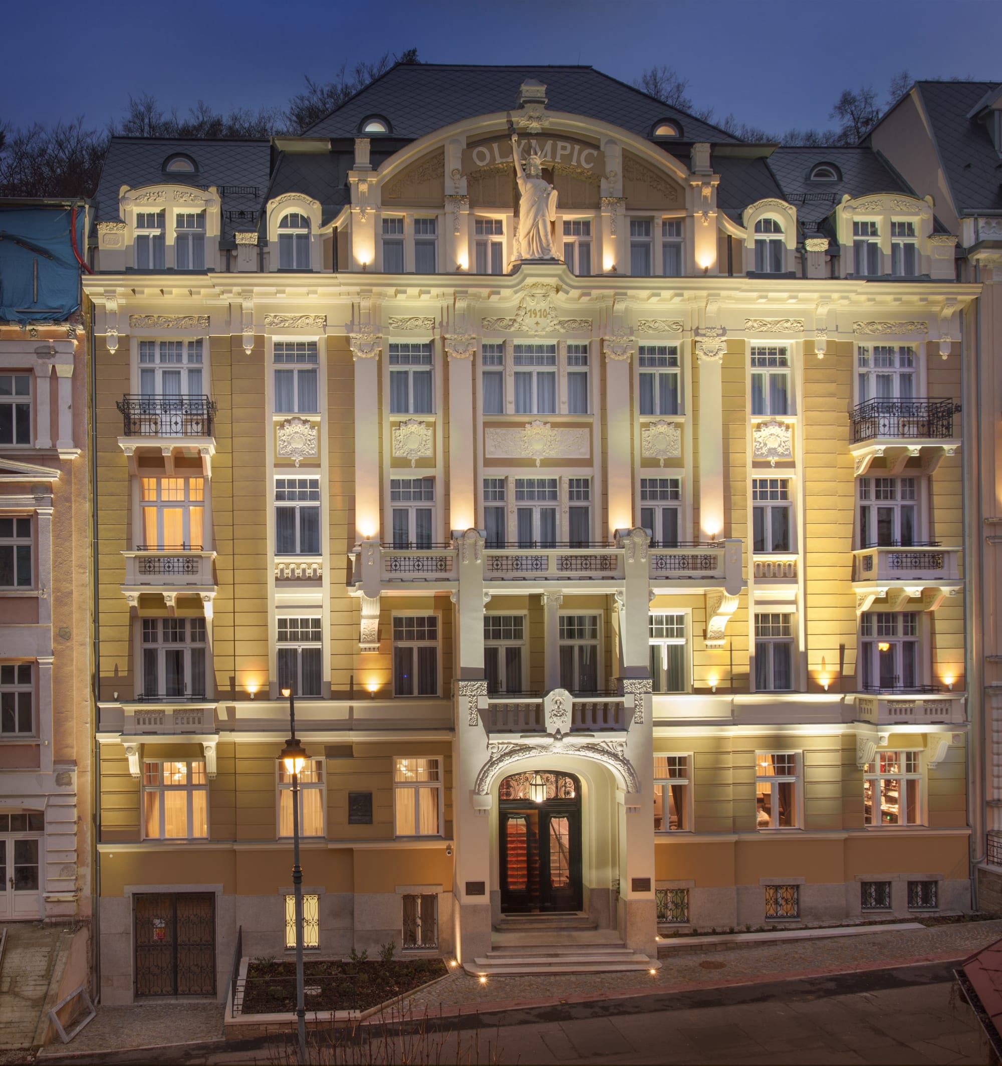 Außenansicht des Hotels Olympic Palace
