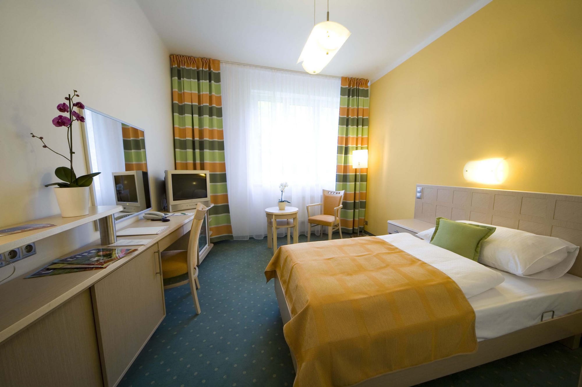 Einzelzimmer im grünen Haus