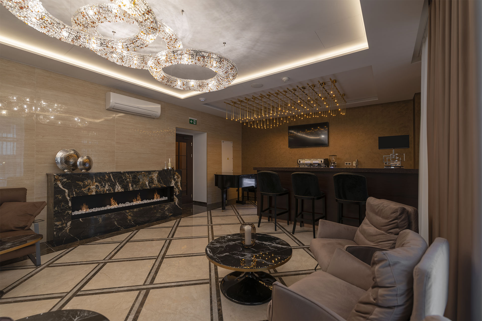 Lobby des Hotel Ulrika Spa mit stilvollem Design